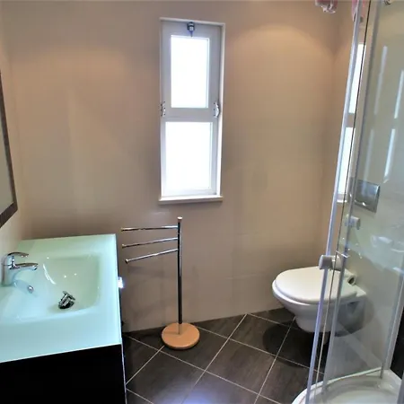 Sleeps 6 Air Con Wifi T608011 Villa *